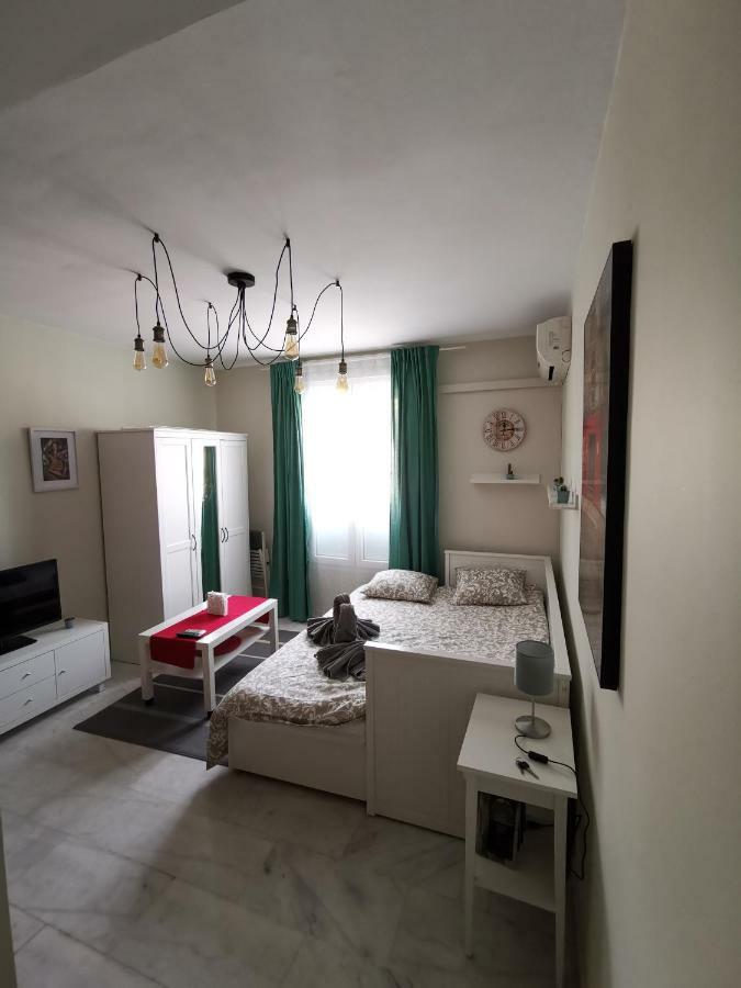 **** Genuar Apartments Malaga Center Exteriör bild