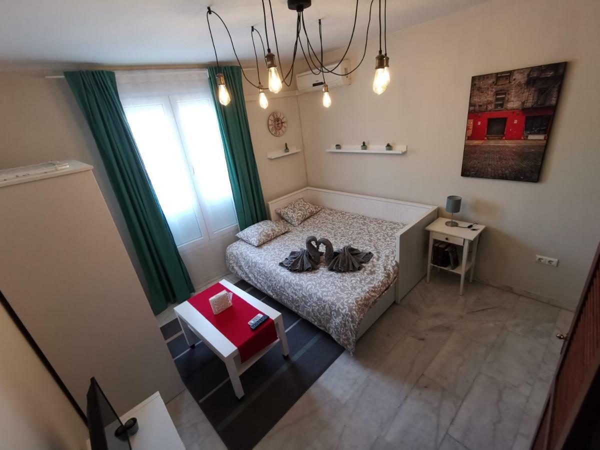 **** Genuar Apartments Malaga Center Exteriör bild