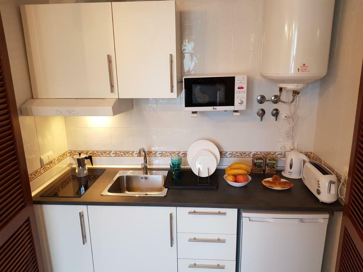 **** Genuar Apartments Malaga Center Exteriör bild