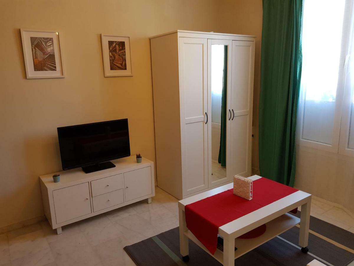 **** Genuar Apartments Malaga Center Exteriör bild