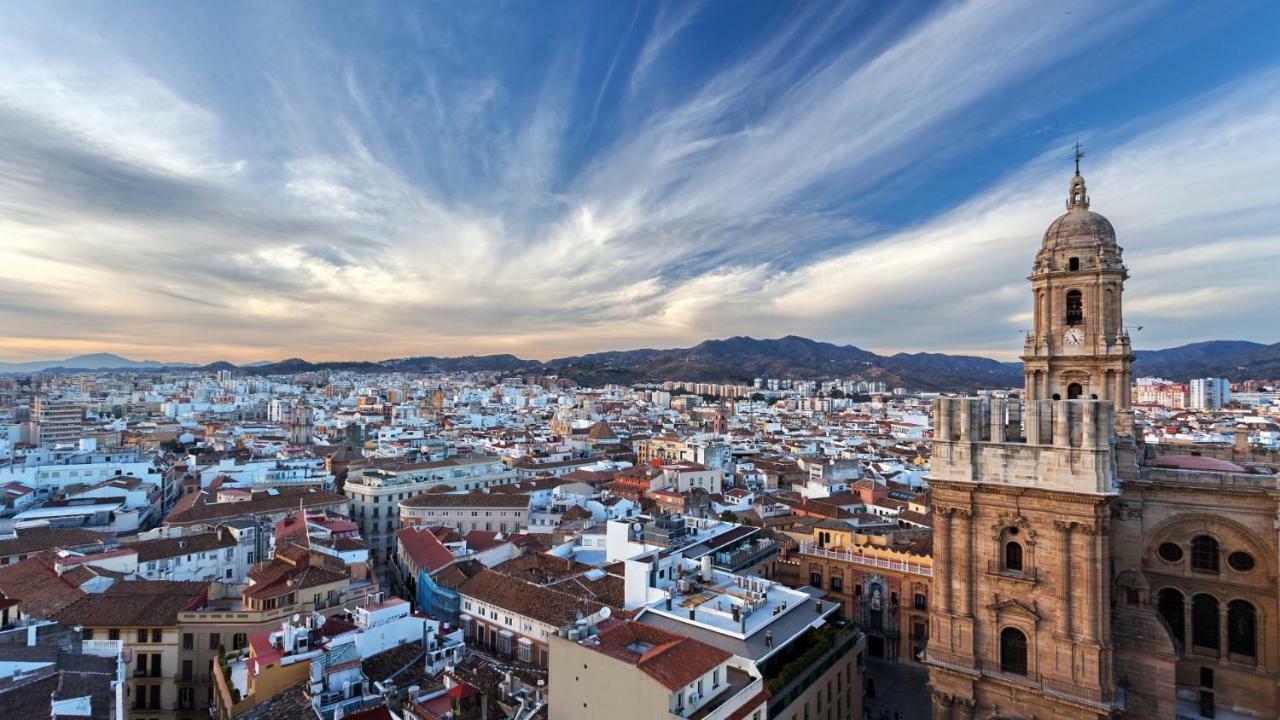 **** Genuar Apartments Malaga Center Exteriör bild